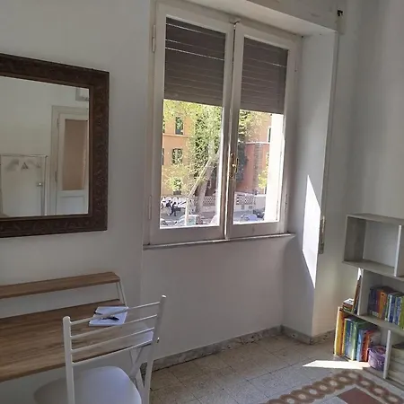 Sora Rosa Daire Roma
